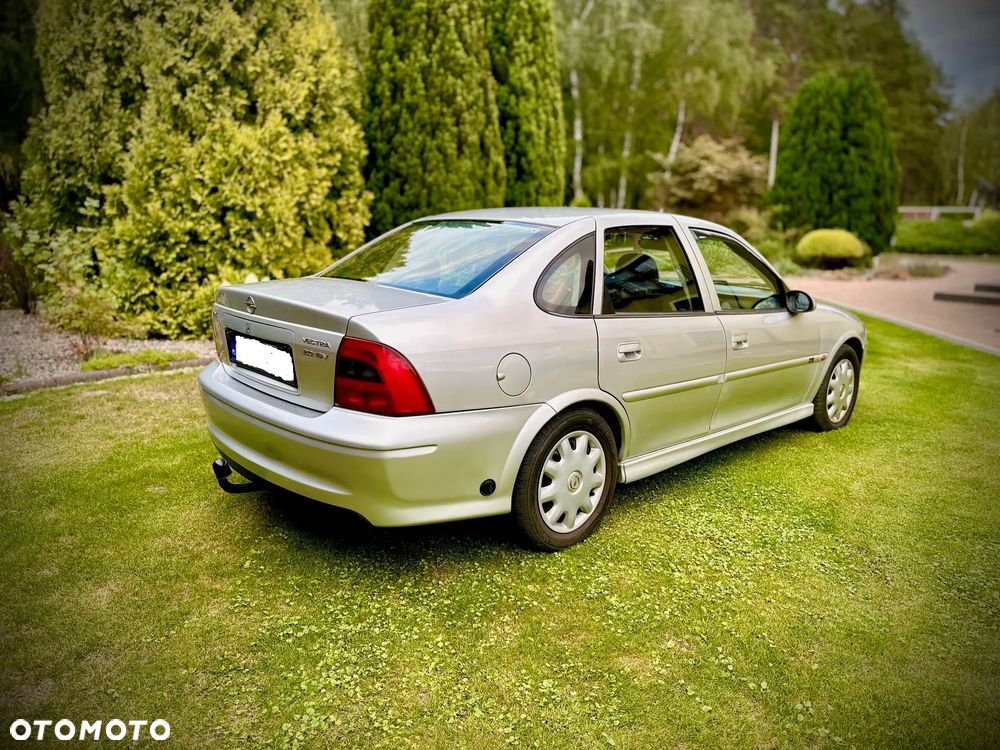Opel Vectra 2.0-16 CDX - 4