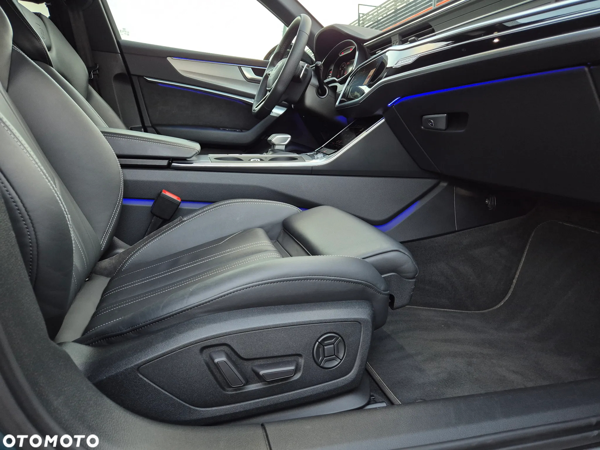 Audi A6 Avant 40 TDI quattro S tronic S line - 24