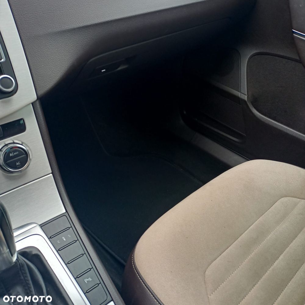 Volkswagen Passat - 6