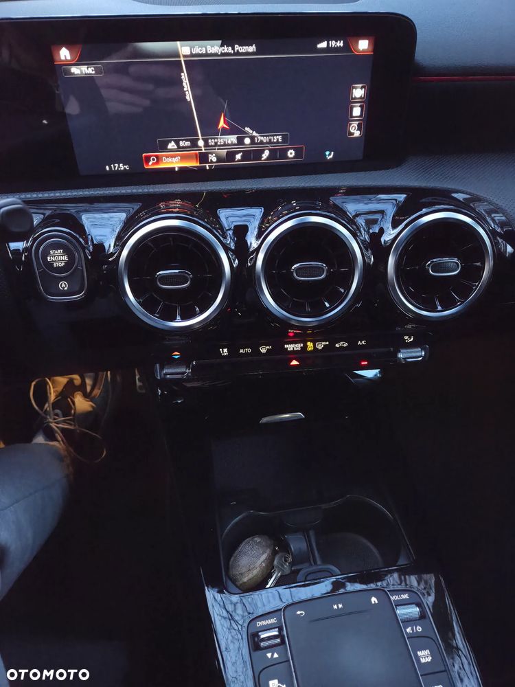 Mercedes-Benz Klasa A 180 AMG Line 7G-DCT - 32