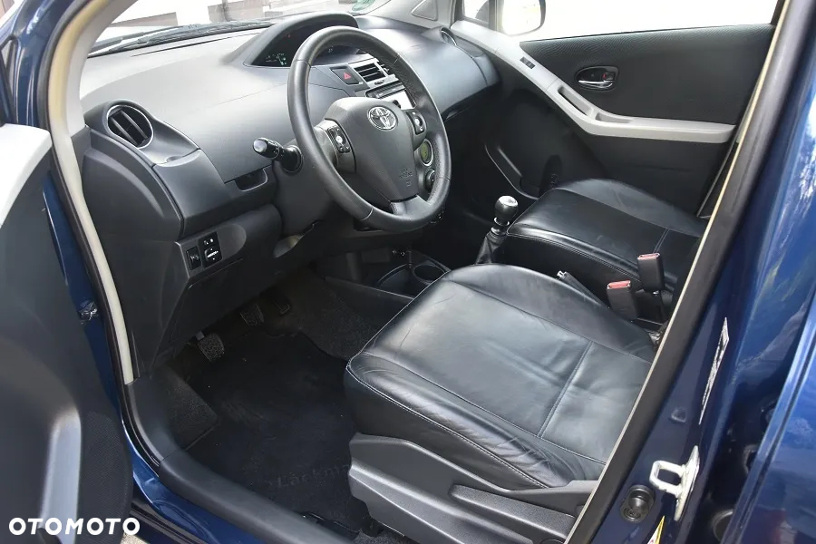Toyota Yaris 1.33 Selection Platinum - 11
