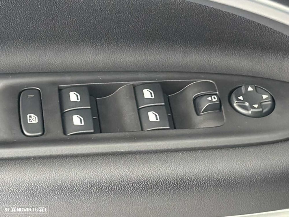 Jeep Avenger 1.2 GSE T3 Summit - 22