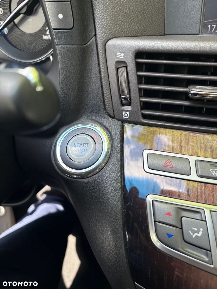 Infiniti Q70 Hybrid GT Premium - 32