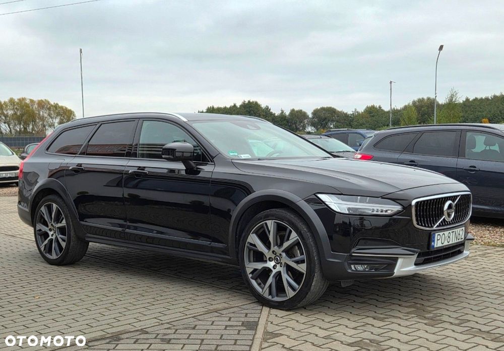 Volvo V90 Cross Country - 29