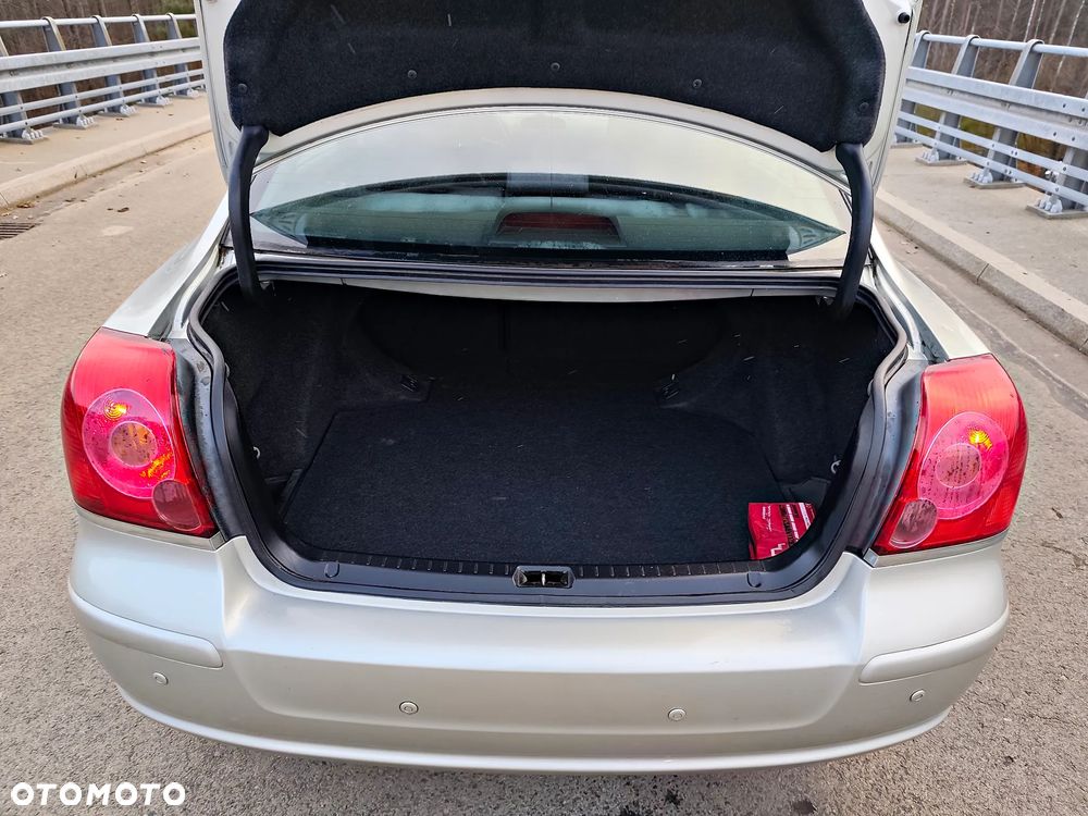 Toyota Avensis 2.0 VVT-i Prestige - 10