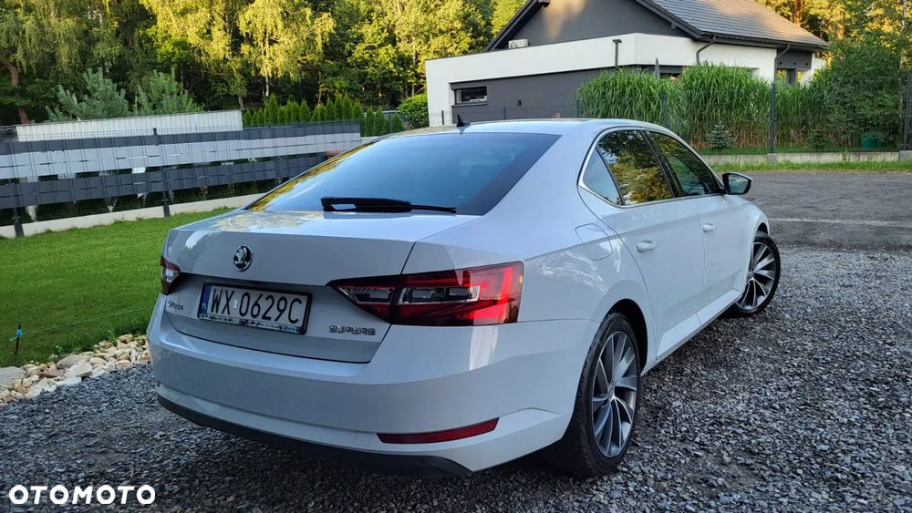 Skoda Superb 2.0 TDI L&K DSG - 10