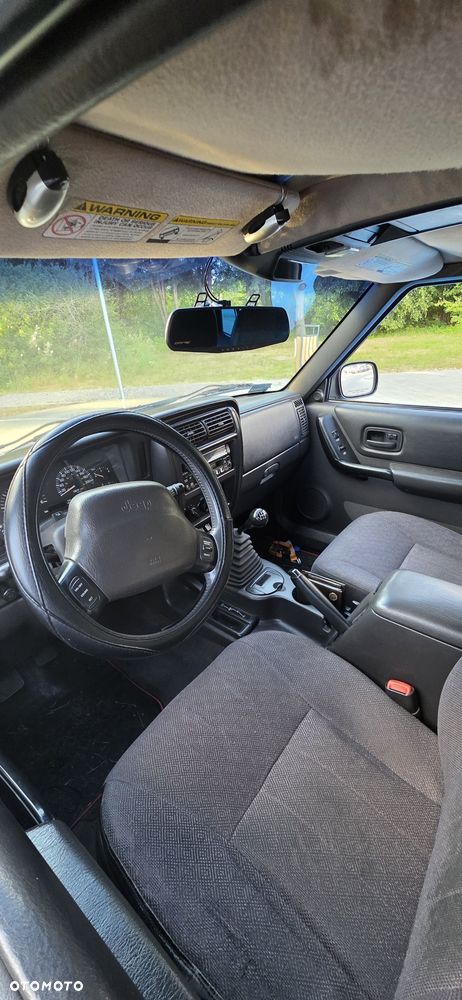 Jeep Cherokee - 3