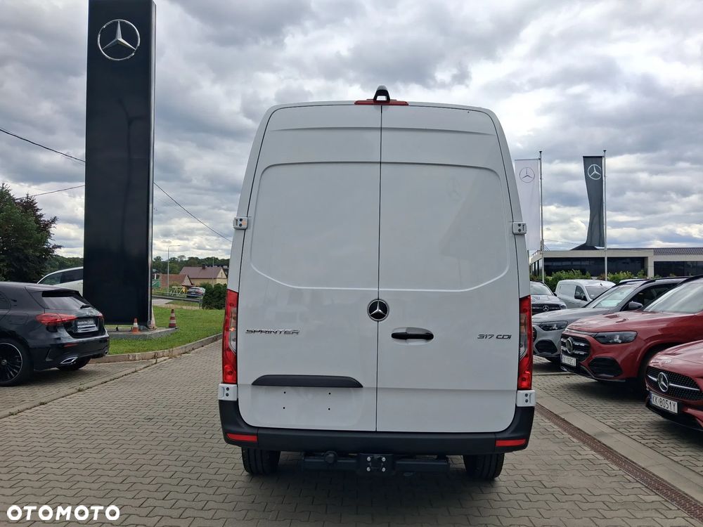 Mercedes-Benz Sprinter - 8