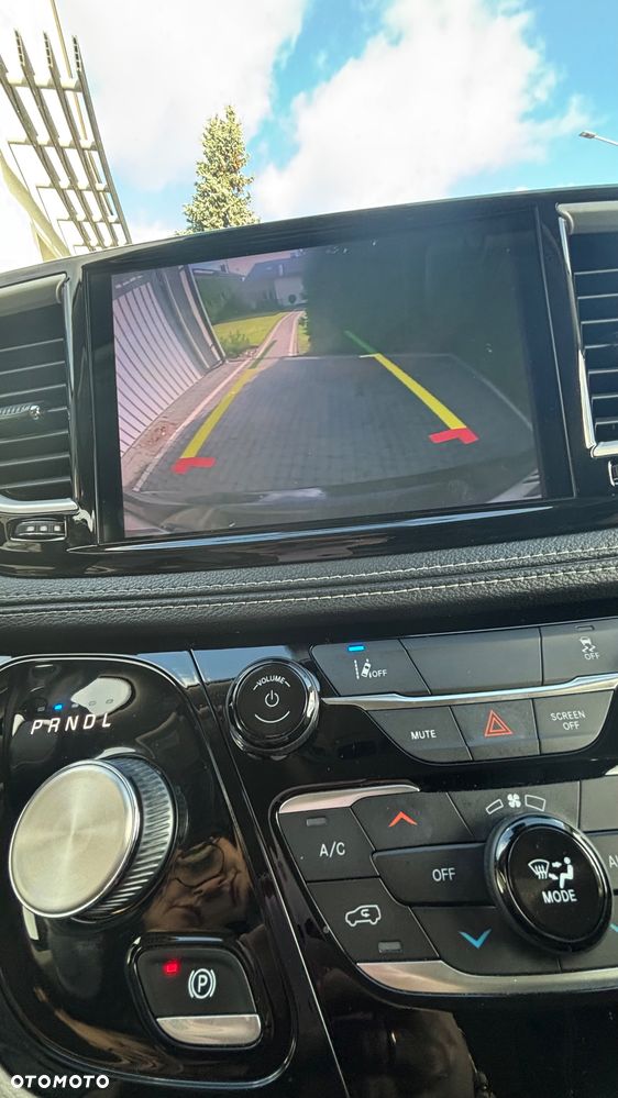 Chrysler Pacifica - 20