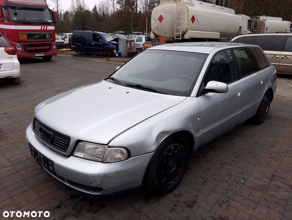 Audi A4 B5 (94-97r.) 1.6 B 100KM. Silnik AHL Skrzynia DCM lakier LY7M. Cały na części. GWARANCJA !!!  Przód Tył Zestaw Komplet Drzwi Klapa Zderzak Błotnik Maska Grill Atrapa Szyba Pas Lampa Lusterko Boczki Fotel Kanapa Kokpit Deska Rozdzielcza Przełącznik Włącznik Sterownik Przewody Wiązka Instalacja Moduł Komputer Czujnik Listwa Pompa Alternator Wtryski Głowica Rozrusznik Kompresor Sprzęgło Dwumas Silnik Skrzynia ABS Klimatyzacji Paliwa Wspomagania Kolektor Turbina Przepustnica Zawór Chłodnica Koło Hak Belka Sanki Zawieszenie Mcpherson Półoś Amortyzator Wydech Tłumik Zacisk Most - 1