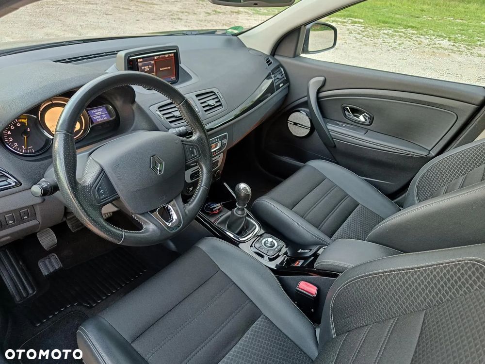 Renault Megane ENERGY TCe 130 BOSE EDITION - 21