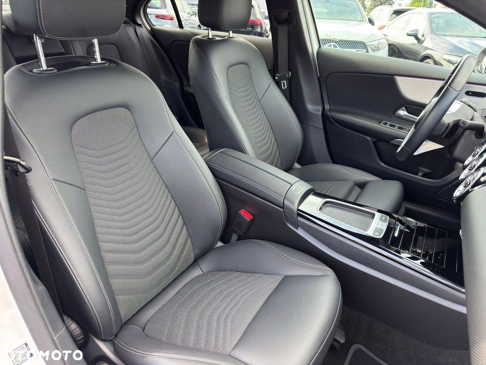 Mercedes-Benz Klasa A 200 d Progressive 8G-DCT - 25