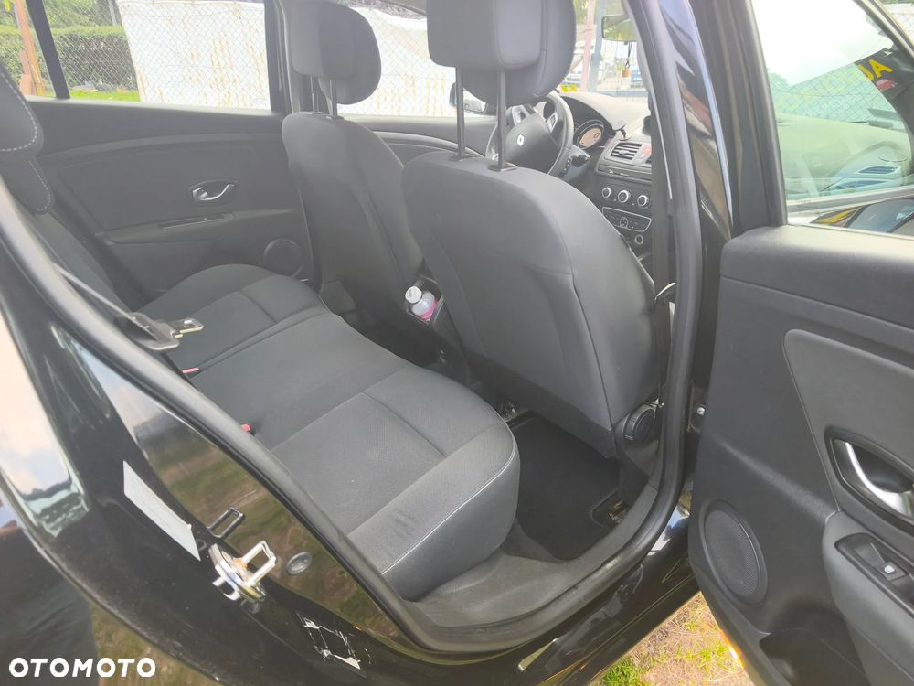 Renault Megane 1.5 dCi Expression - 6