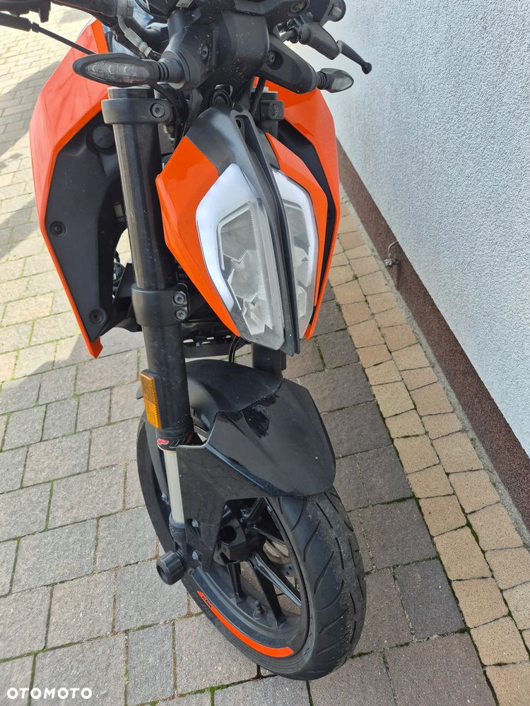 KTM Duke 125 - 21