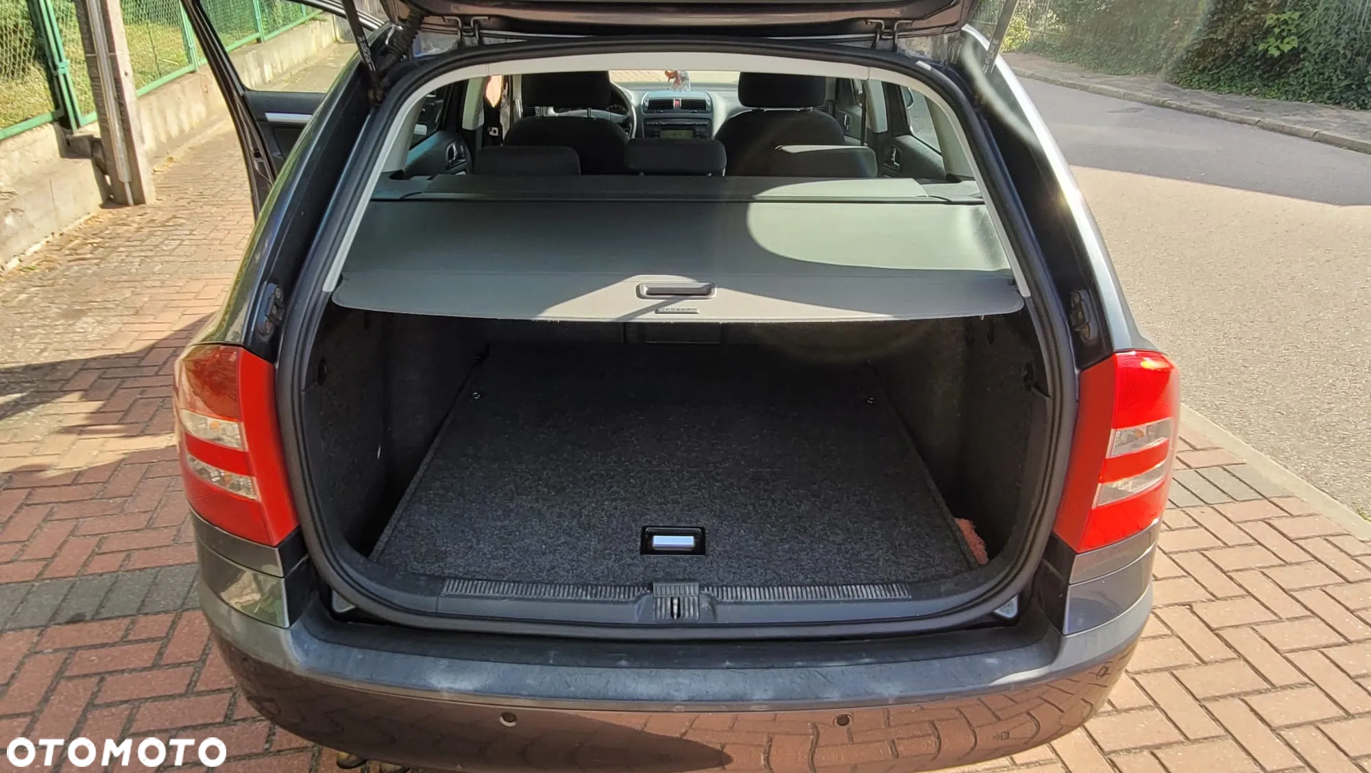 Skoda Octavia Combi 2.0 TDI DPF Ambiente - 11