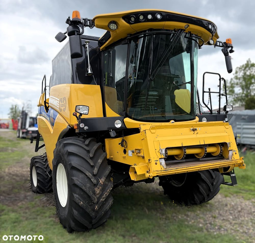 New Holland CH7.70 - 1