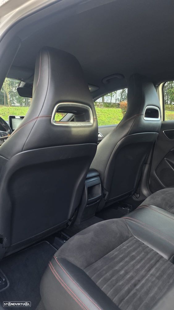 Mercedes-Benz A 180 d 7G-DCT AMG Line - 11