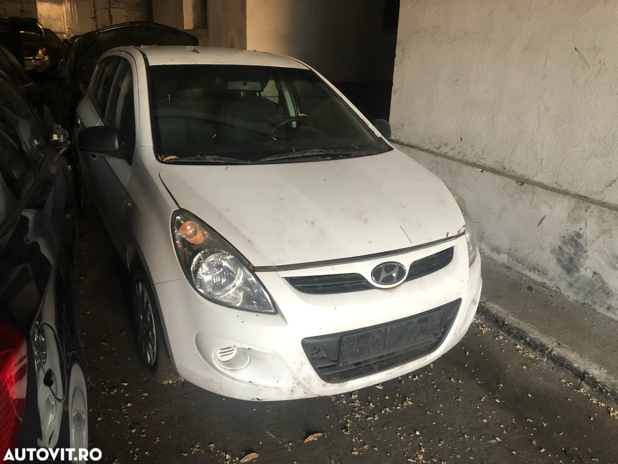 Dezmembrez Hyundai I20 alb 2010 - 3