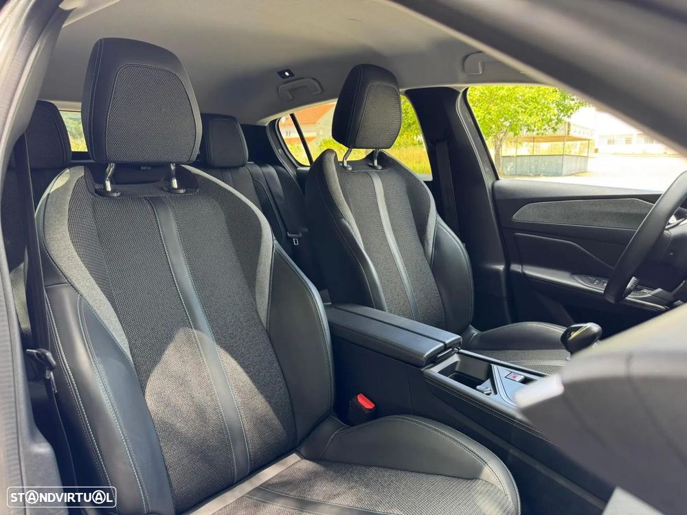 Peugeot 308 1.2 PureTech Allure Pack - 28