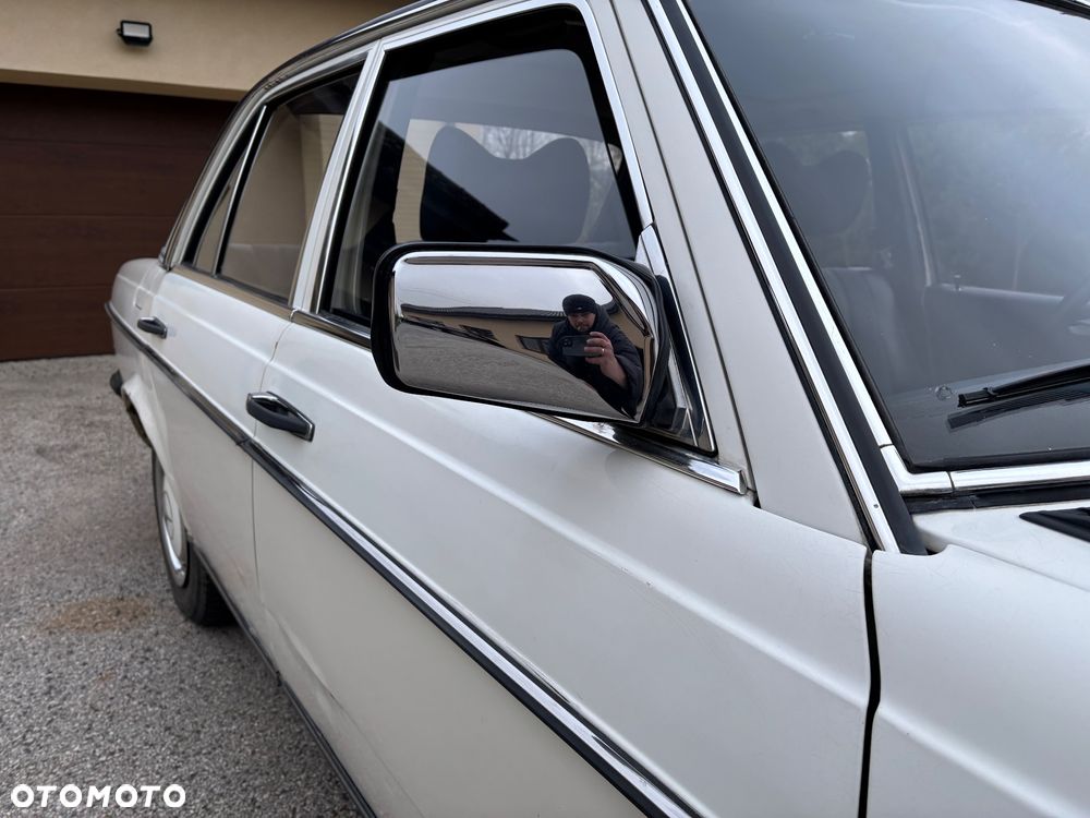 Mercedes-Benz W123 - 22