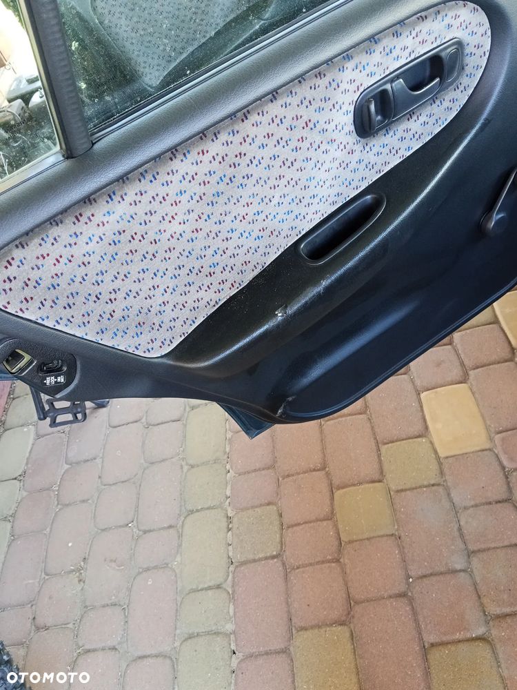 Nissan Primera - 9