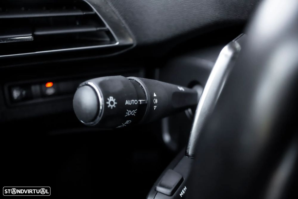 Peugeot 3008 225 e-EAT8 Allure Pack - 14