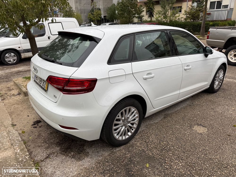 Audi A3 Sportback 1.6 TDI - 4