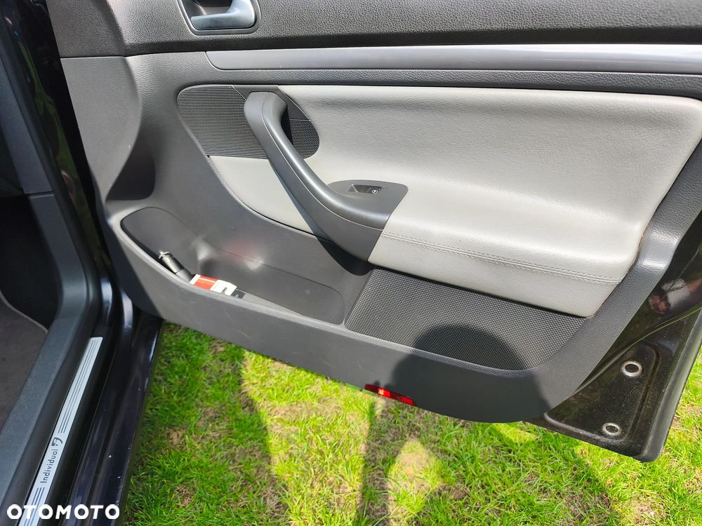Volkswagen Golf 1.9 TDI 4Motion GT Sport - 12