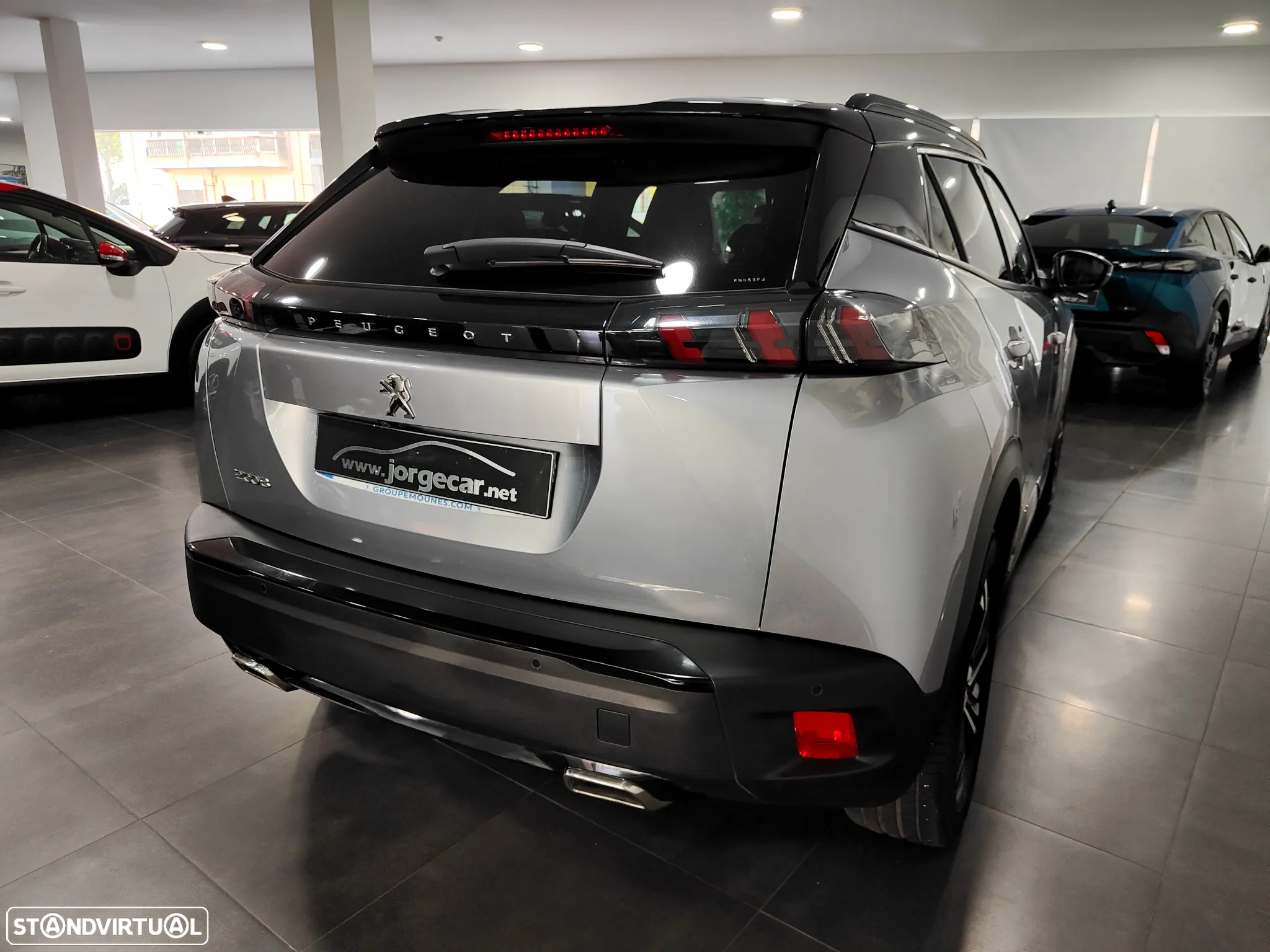 Peugeot 2008 1.2 PureTech Allure - 8