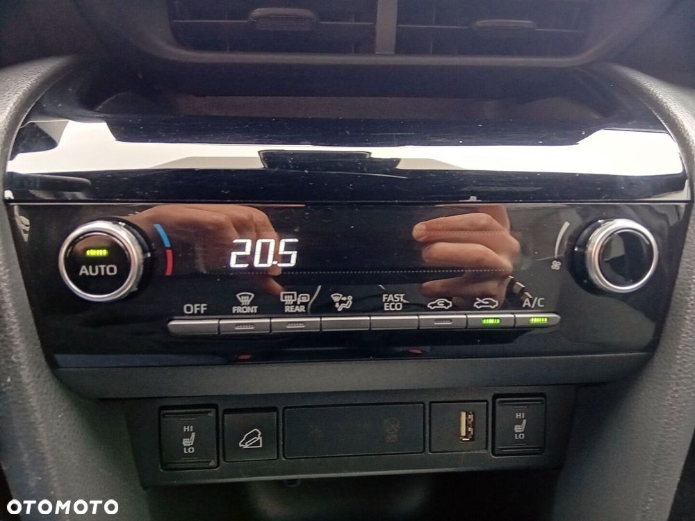 Toyota Yaris Cross Hybrid 1.5 Comfort 4x4 - 18