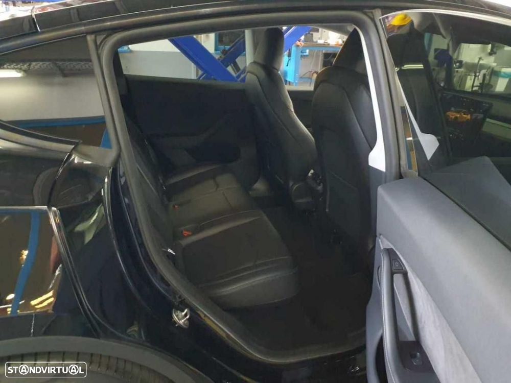 Tesla Model Y Performance Dual Motor AWD - 3