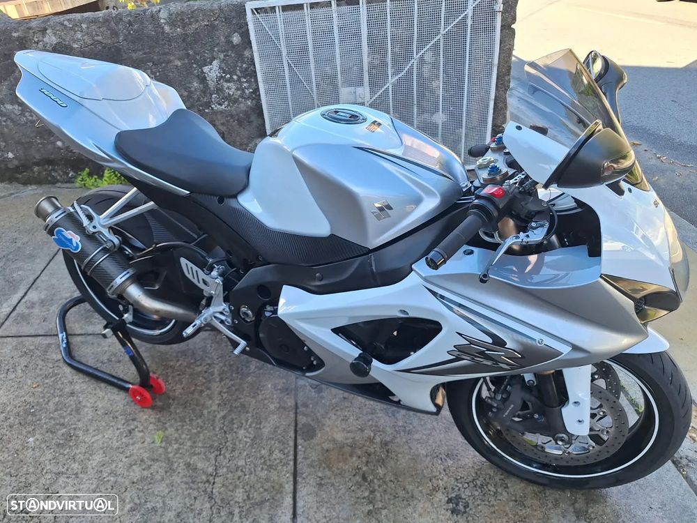 Suzuki GSX-R K8 - 21