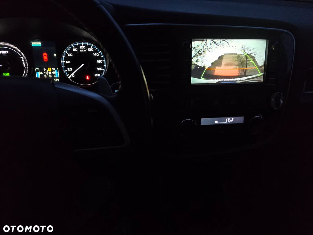 Mitsubishi Outlander 2.0 4WD - 21