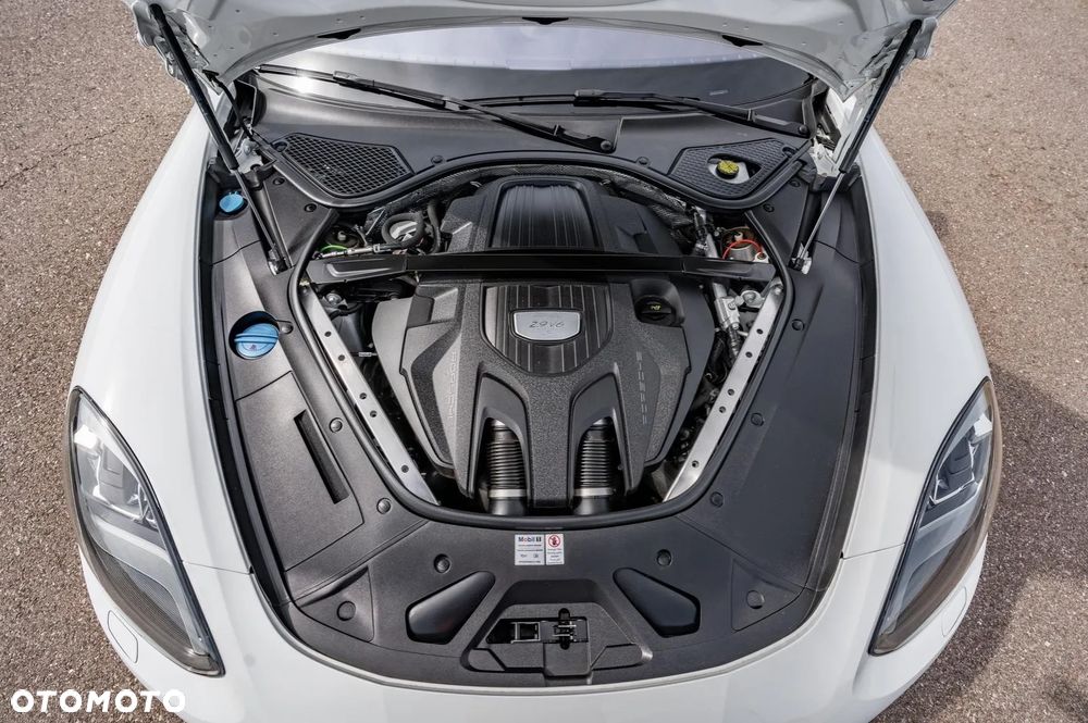 Porsche Panamera 4S - 9