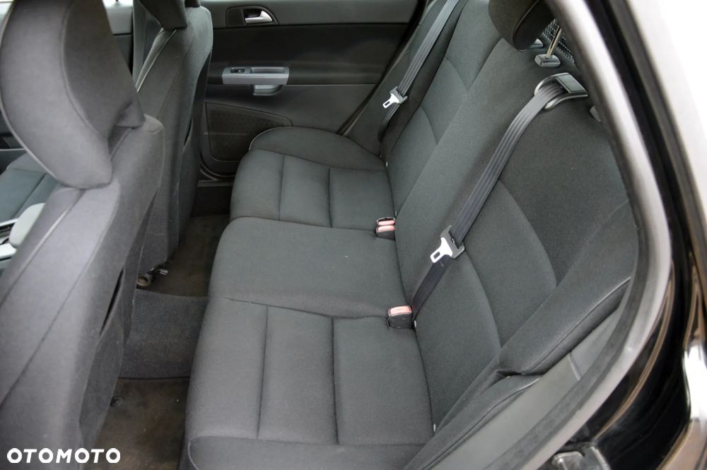 Volvo V50 D2 Momentum - 8