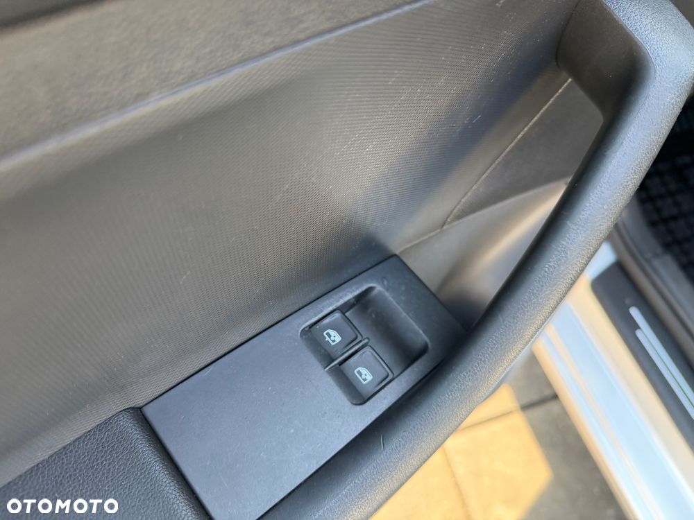 Skoda RAPID 1.2 TSI Ambition - 13