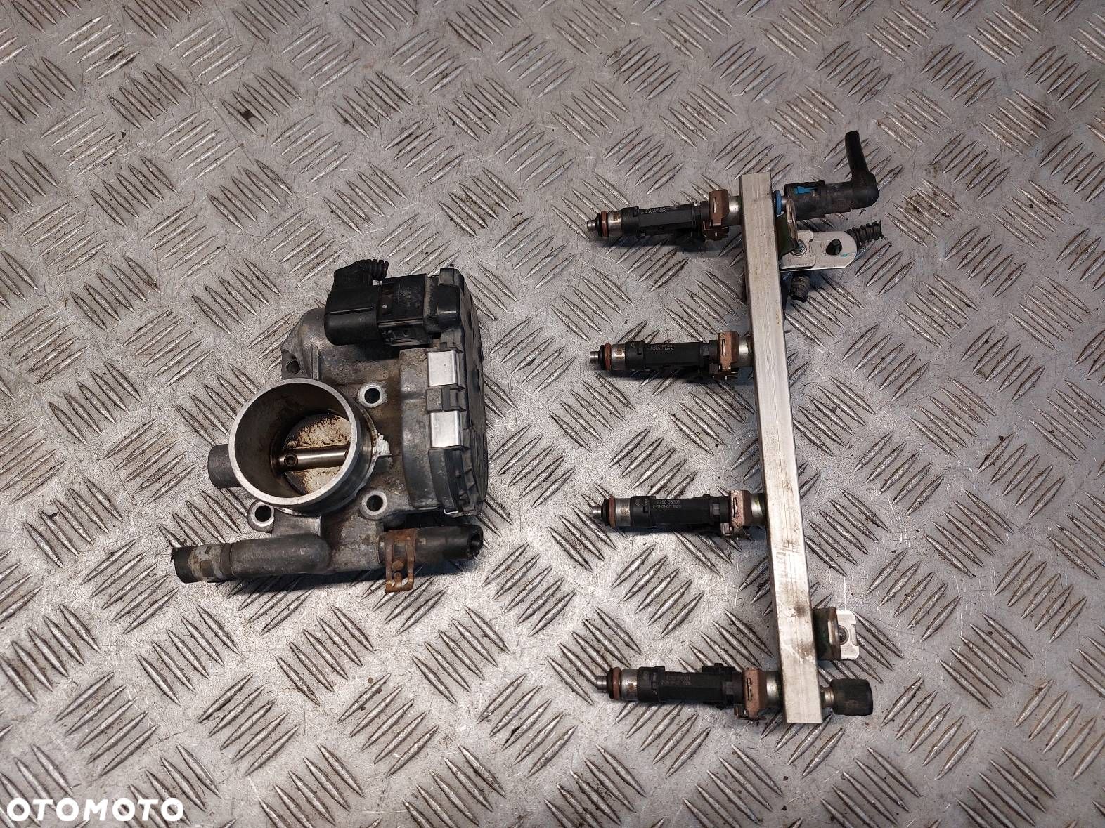 LISTWA WTRYSKOWA + PRZEPUSTNICA OPEL CORSA D 1.2 0280151208 - 1