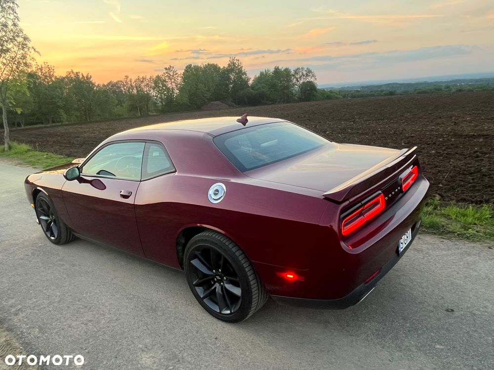 Dodge Challenger - 14