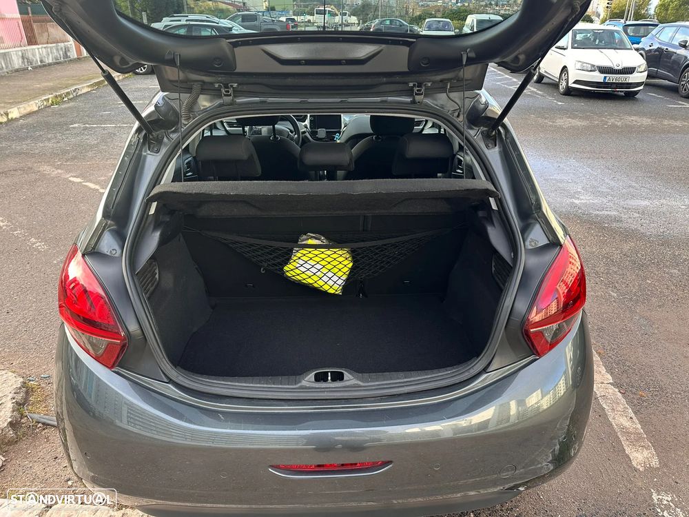 Peugeot 208 1.6 BlueHDi Style - 11