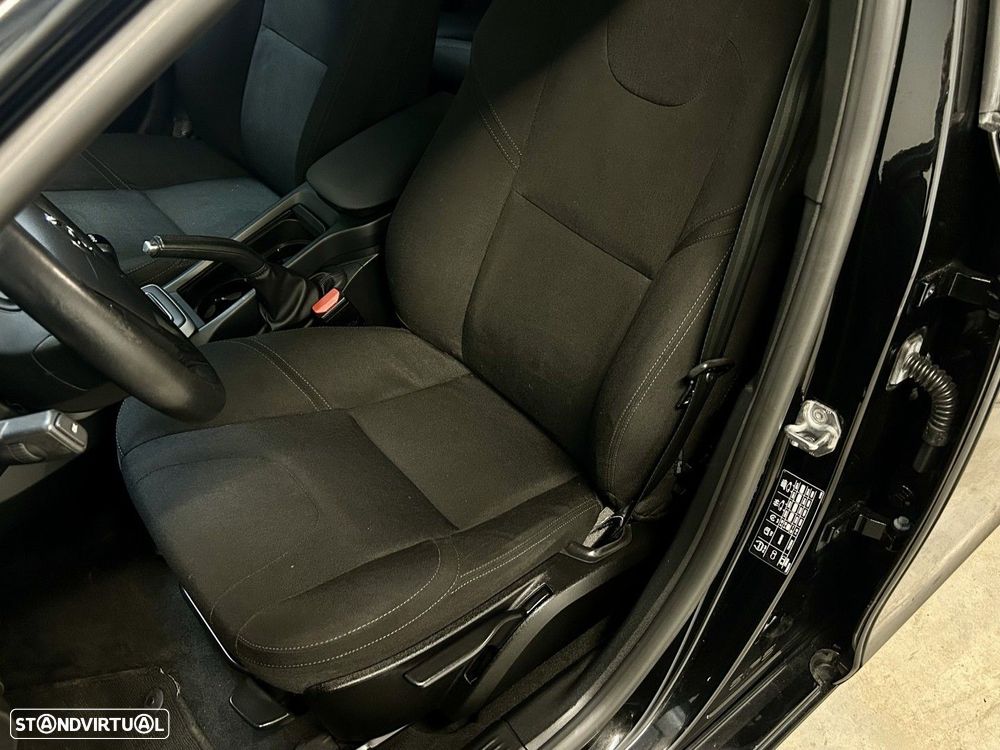 Volvo V40 2.0 D2 Momentum - 27