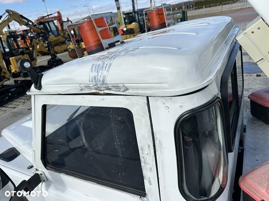 Land Rover Defender - 8