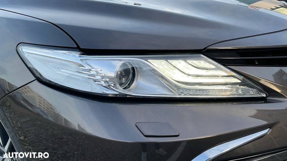 Toyota Camry 2.5 Hybrid Exclusive - 11