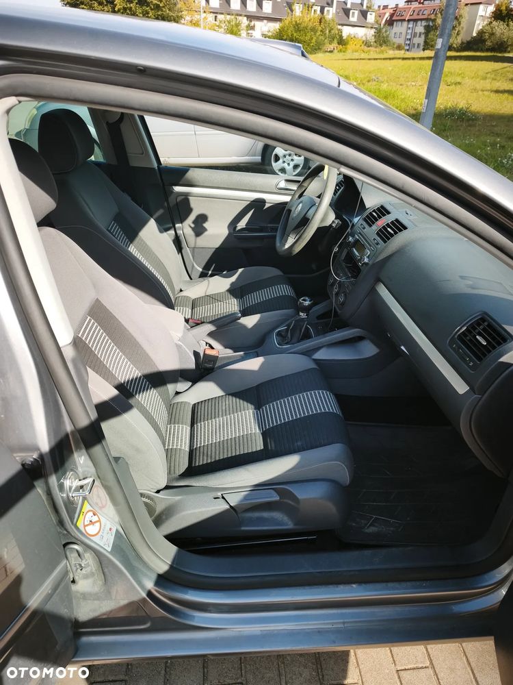 Volkswagen Golf - 16