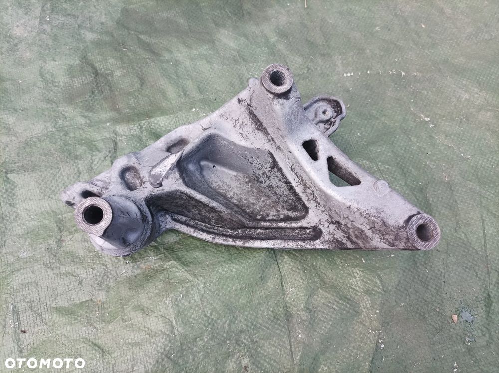 Łapa mocowanie silnika VW CRAFTER II 7C MAN TGE 2.0TDi 17- 04L199207G - 2