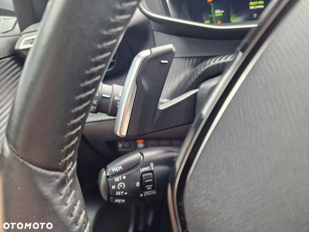 Peugeot 2008 1.5 BlueHDi Allure S&S EAT8 - 26