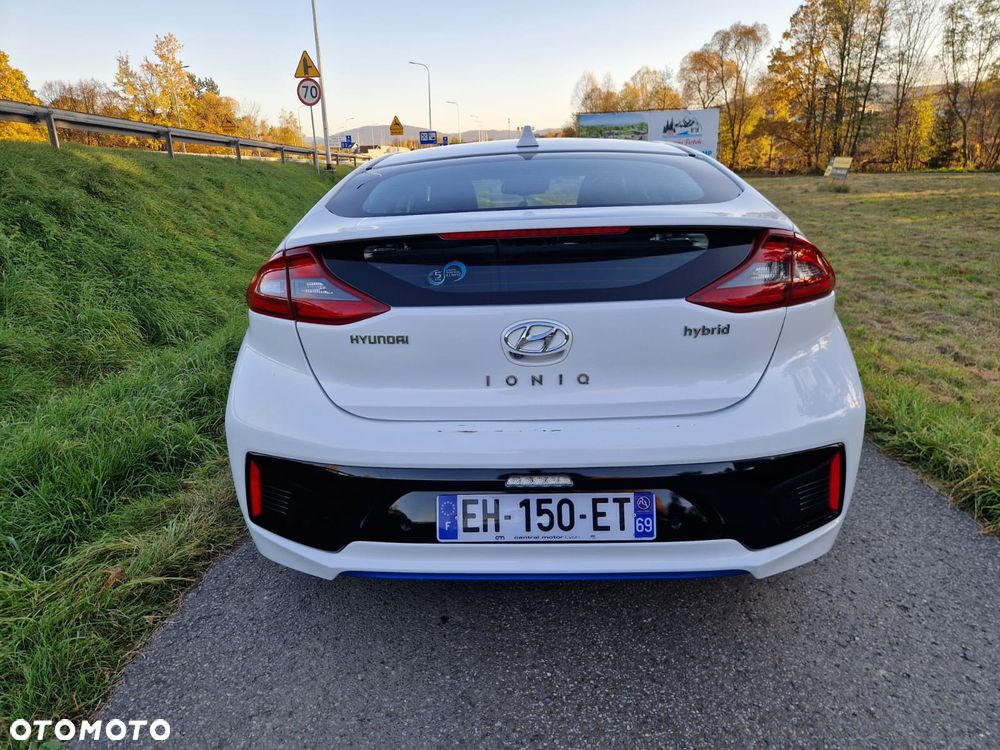 Hyundai IONIQ - 8