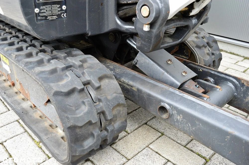 Bobcat E16 - 6