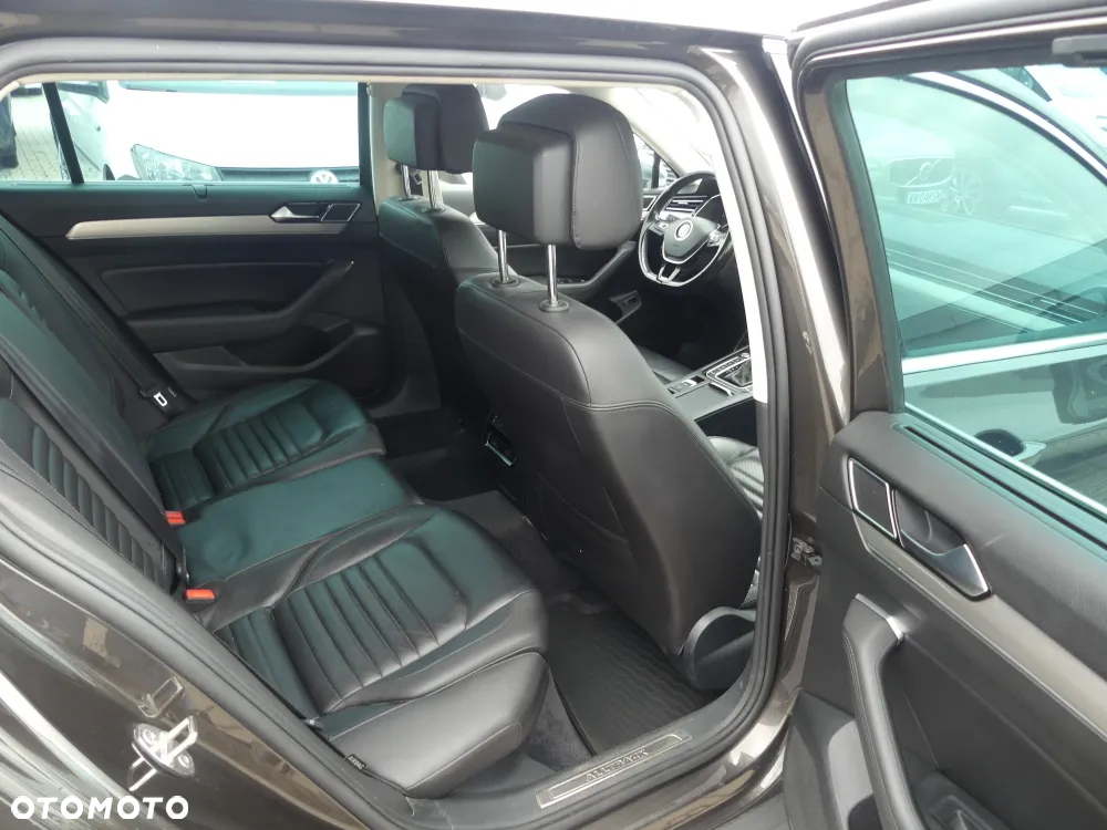 Volkswagen Passat - 9