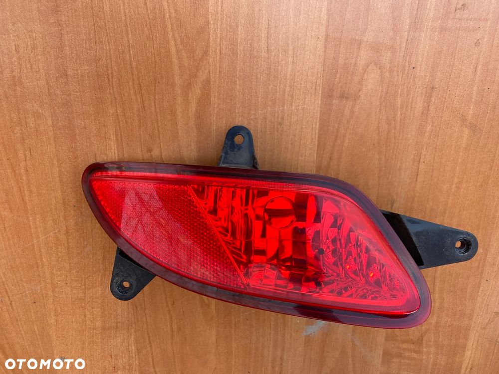 LAMPA TYLNA PRAWA ODBLASK KIA CEED I HB - 1