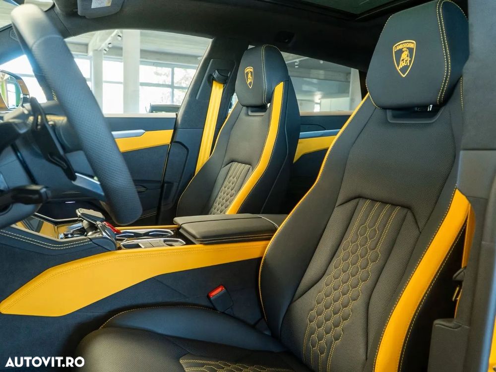 Lamborghini URUS - 11